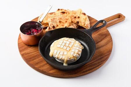 Запеченный камамбер