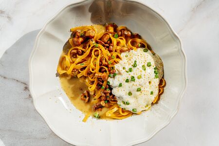 Тальолини с лисичками в трюфельном соусе