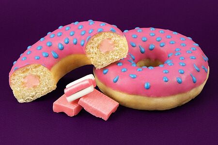 Пончик БаблгамДон с начинкой Бабл гам