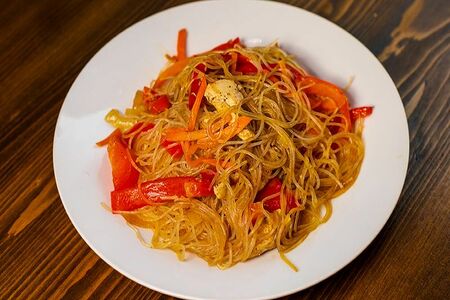 Фунчоза с курицей и ововщами