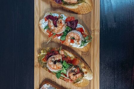 Брускетта с соусом тартар