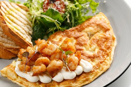 Омлет с креветкой