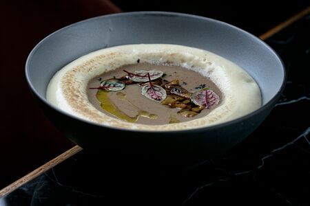 Крем-суп из белых грибов с муссом из пармезана