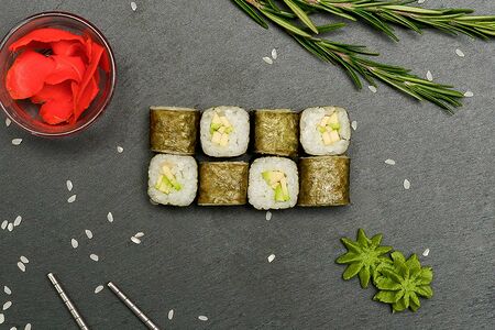 Ролл с авокадо