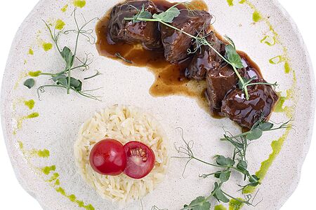 Томленые Говяжьи Щечки с Пастой Орзо