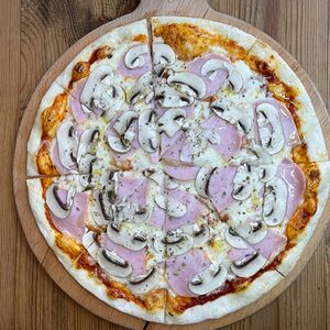 Ветчина и грибы, пицца на толстом тесте