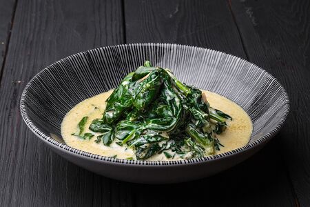 Шпинат в сливках