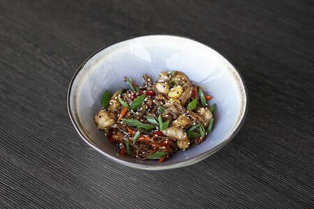 Гречневая лапша с куриным бедром