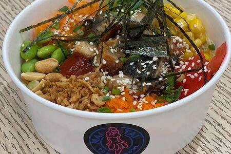 Поке Угорь на киноа