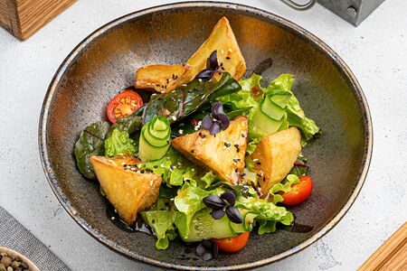 Салат с хрустящим баклажаном