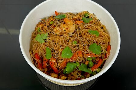 Фунчоза с курицей и креветками