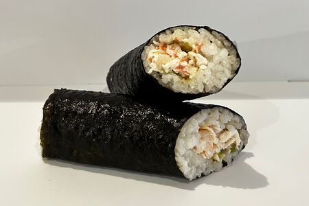 Онигири с крабом