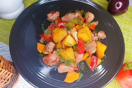 Жаркое со свининой и тыквой