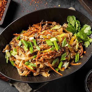 Лапша удон с говядиной и овощами