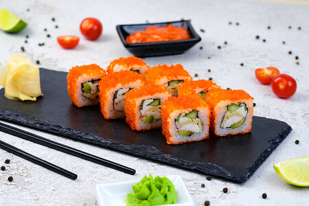 Ролл Калифорния с крабом