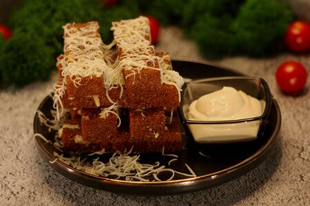 Гренки чесночные