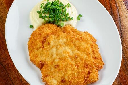 Куриный шницель с картофельным пюре