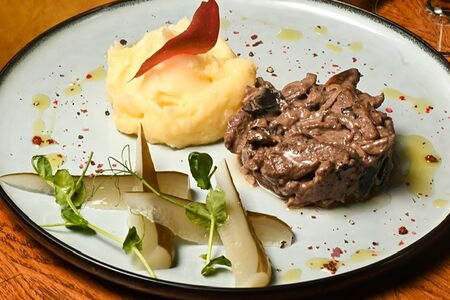 Бефстроганов с грибами