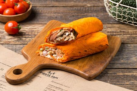 Шаурма в сырном лаваше