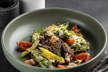 Салат с куриной печенью