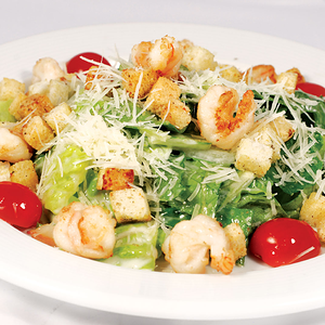Салат Цезарь с креветками