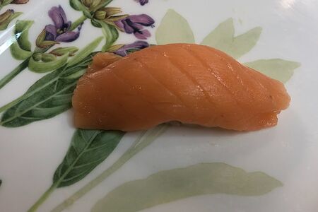 Суши с лососем