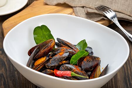 Мидии в соусе Том ям