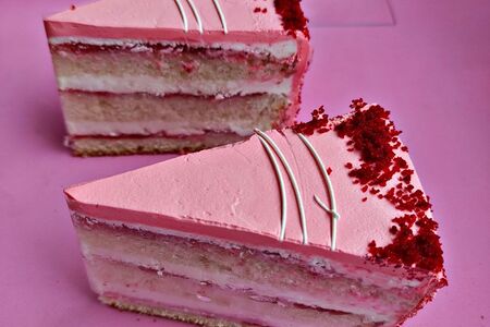 Торт Пломбир клубничный