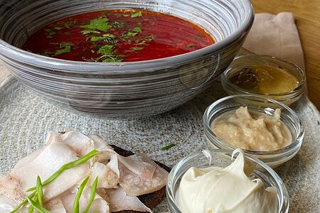 Борщ с телятиной и салом