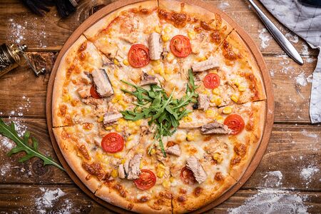 Пицца с тунцом