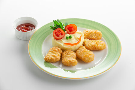 Детские куриные нагетсы с пюре