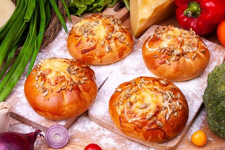 Хачапури с сыром и луком