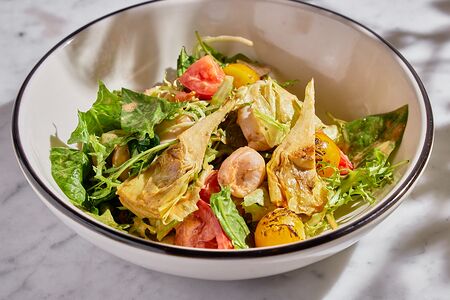 Салат с кальмаром лолиго и артишоками