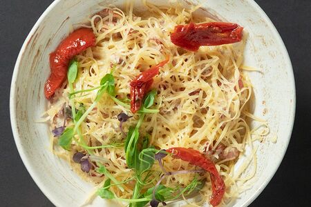 Карбонара с вялеными томатами