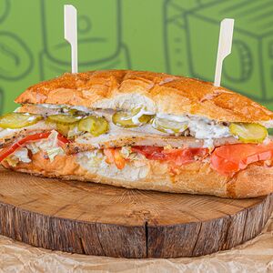 Классический сэндвич с курицей