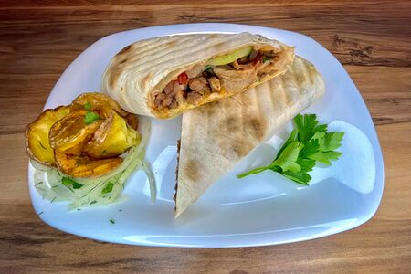 Шаурма с курицей большая