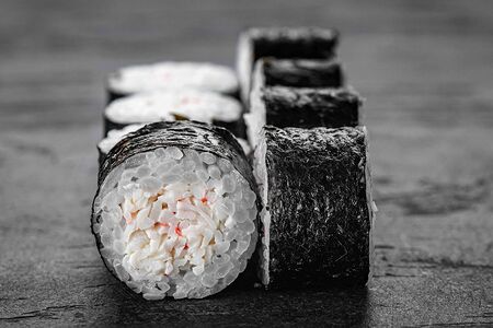 Ролл с сурими