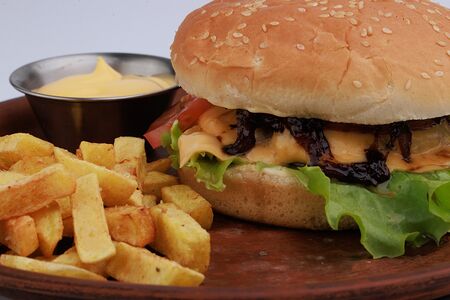 Бургер с говядиной