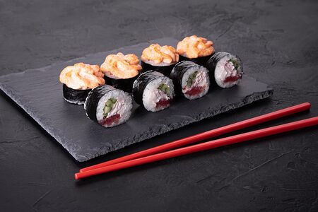 Ролл Запечённый тунец