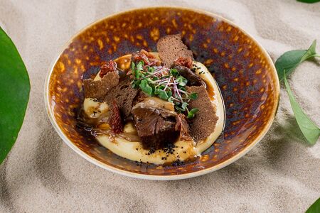 Говяжьи щёчки