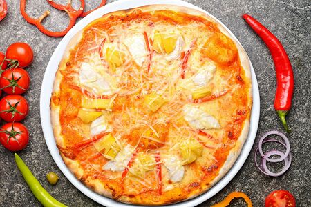 С курицей и ананасом