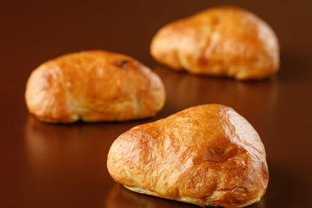 Пирожок слоеный с капустой