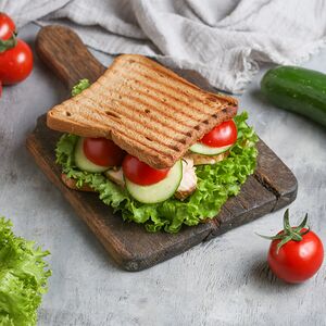 Տոստ հավի մսով