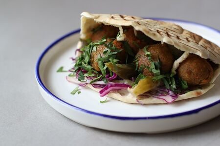 Сэндвич с фалафелем