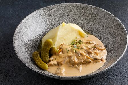 Бефстроганов из говядины