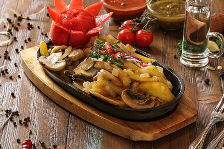 Картофель жареный с грибами