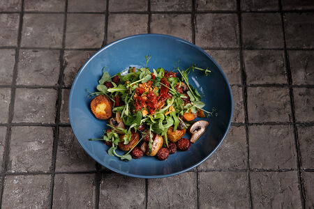 Фирменный салат Мангал