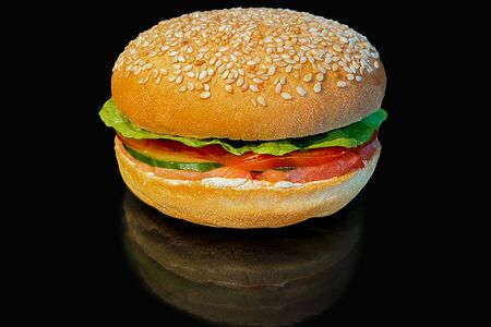 Бургер с подкопчённым лососем