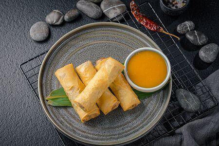 Спринг-ролл с крабом и креветками