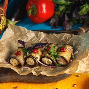 Рулетики из баклажанов с орехами